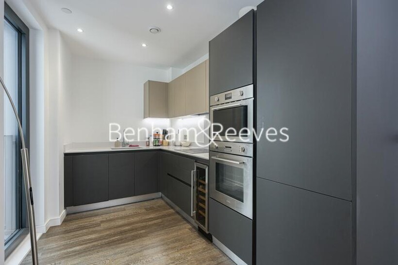 Woolwich High Street, Callis Yard SE18 1 bed apartment to rent - £1,850 pcm (£427 pw)
