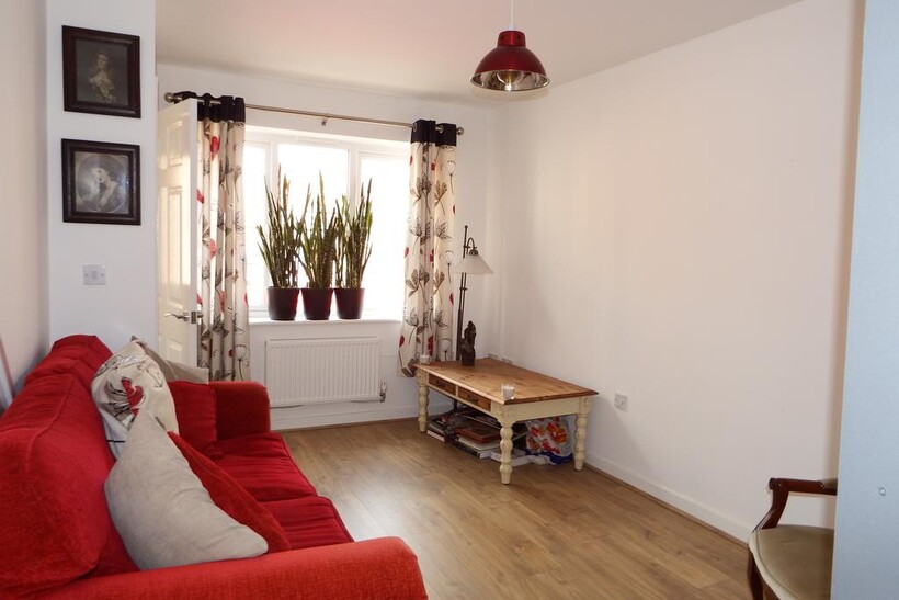 Mills Drive, Wellington TA21 2 bed semi-detached house to rent - £1,075 pcm (£248 pw)