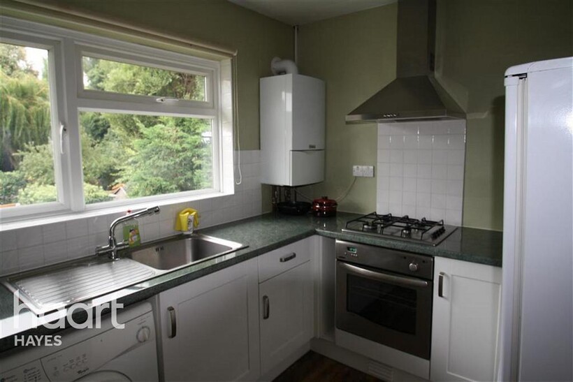 Mill Court, West Drayton 2 bed maisonette to rent - £1,650 pcm (£381 pw)