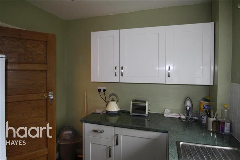 Mill Court, West Drayton 2 bed maisonette to rent - £1,650 pcm (£381 pw)