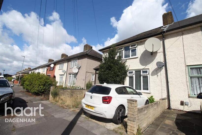 Fitzstephen Road Dagenham 3 bed end of terrace house to rent - £2,100 pcm (£485 pw)