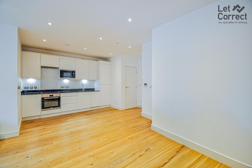 Chertsey KT16 1 bed apartment to rent - £1,350 pcm (£312 pw)