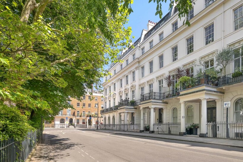Eaton Square, London SW1W 3 bed penthouse to rent - £34,667 pcm (£8,000 pw)