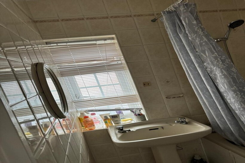 Mendip Road, Ilford IG2 3 bed semi-detached house to rent - £2,500 pcm (£577 pw)