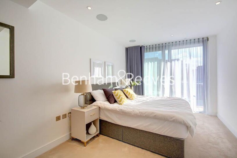 Parr's Way, Hammersmith W6 2 bed apartment to rent - £5,200 pcm (£1,200 pw)