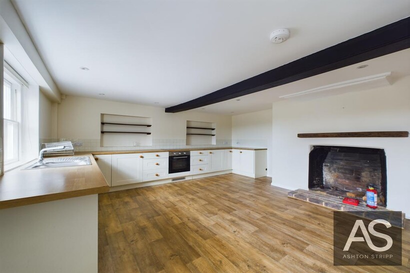 Mountfield TN32 3 bed semi-detached house to rent - £2,000 pcm (£462 pw)