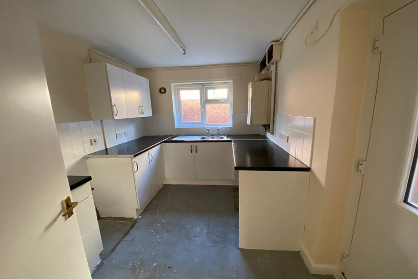 Knowsley Street, Liverpool L4 2 bed terraced house to rent - £695 pcm (£160 pw)