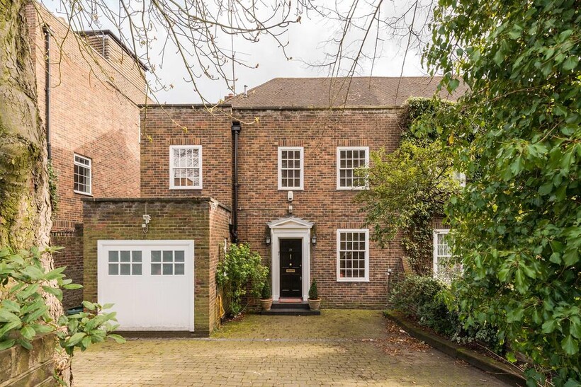 Boundary Road, London NW8 6 bed semi-detached house to rent - £11,483 pcm (£2,650 pw)