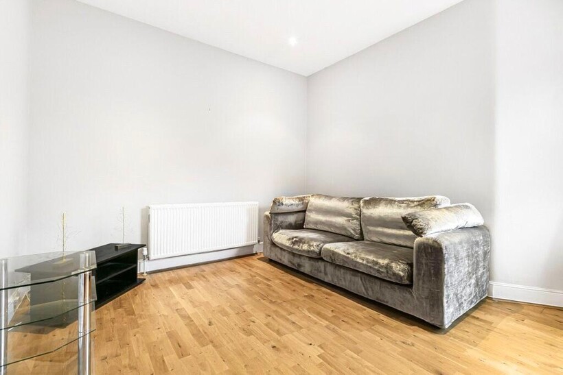 Albert Palace Mansions, Lurline... 1 bed apartment to rent - £2,250 pcm (£519 pw)