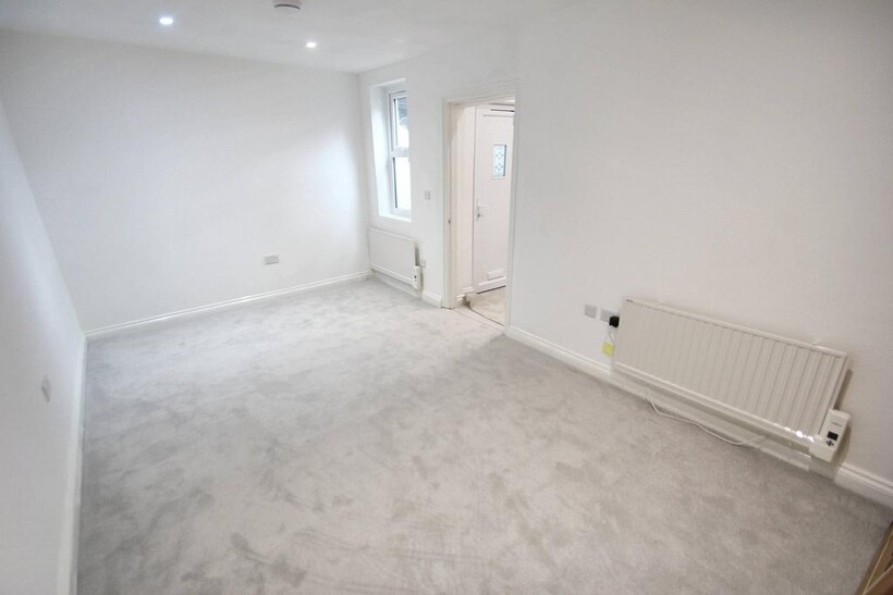 The Concourse, London N9 1 bed flat to rent - £1,300 pcm (£300 pw)