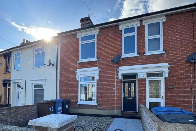 Henslow Road, Ipswich IP4 3 bed terraced house to rent - £1,350 pcm (£312 pw)