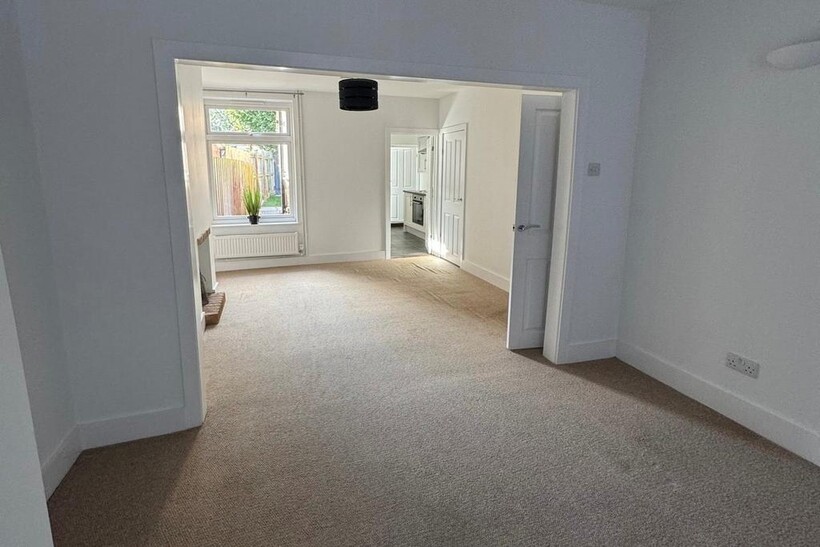 Henslow Road, Ipswich IP4 3 bed terraced house to rent - £1,350 pcm (£312 pw)
