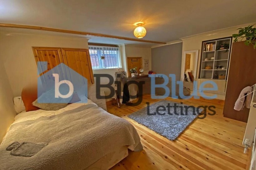 St John's Avenue, Leeds LS6 4 bed terraced house to rent - £2,583 pcm (£596 pw)