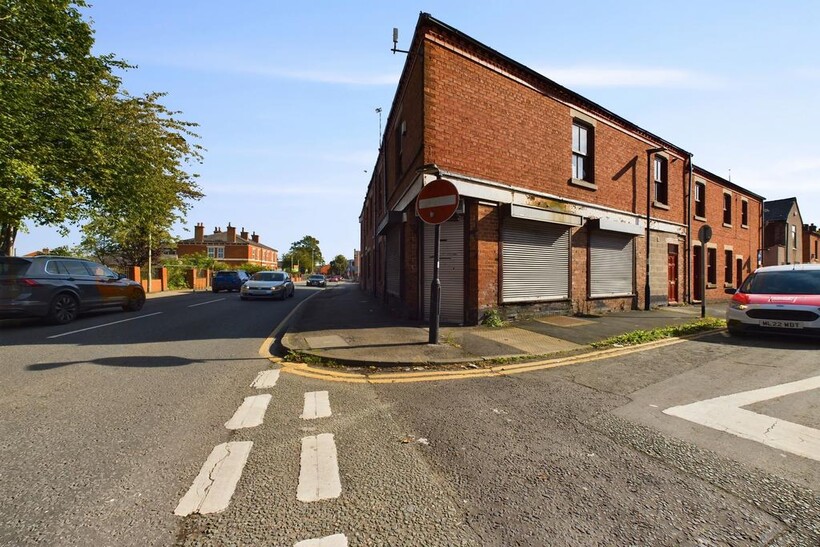 Chapel Street, leigh WN7 Property to rent - £525 pcm (£121 pw)