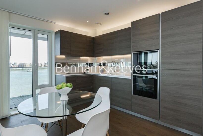Duke Of Wellington Avenue, Royal... 2 bed apartment to rent - £2,700 pcm (£623 pw)