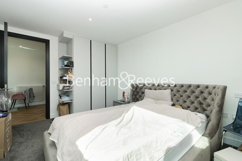 Brigadier Walk, Royal Arsenal... 1 bed apartment to rent - £2,200 pcm (£508 pw)