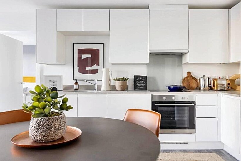 The Strand L1 2 bed apartment to rent - £1,550 pcm (£358 pw)