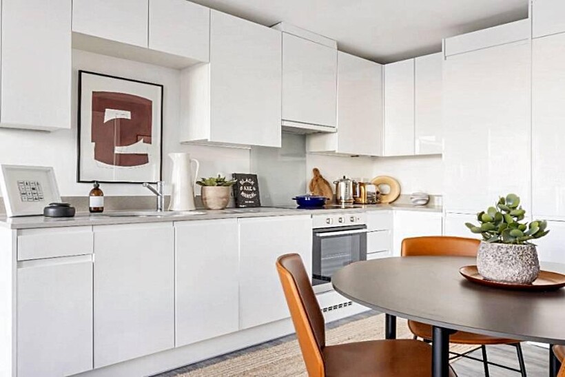 The Strand L1 3 bed apartment to rent - £1,850 pcm (£427 pw)