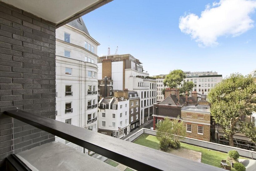 Grosvenor Hill Court, Bourdon Street... 2 bed apartment to rent - £4,637 pcm (£1,070 pw)