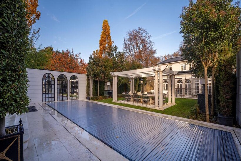 Avenue Road, St John's Wood NW8 7 bed detached house to rent - £151,667 pcm (£35,000 pw)