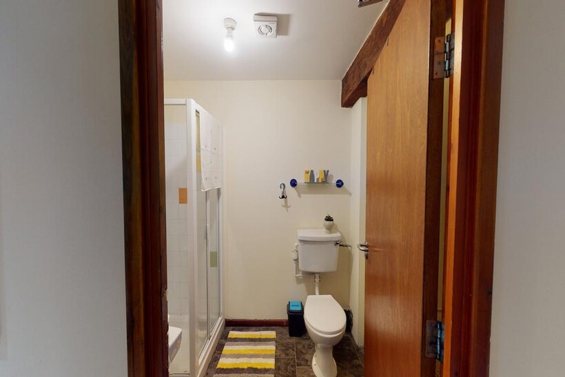 Russell Street, Nottingham NG7 1 bed in a flat share to rent - £455 pcm (£105 pw)