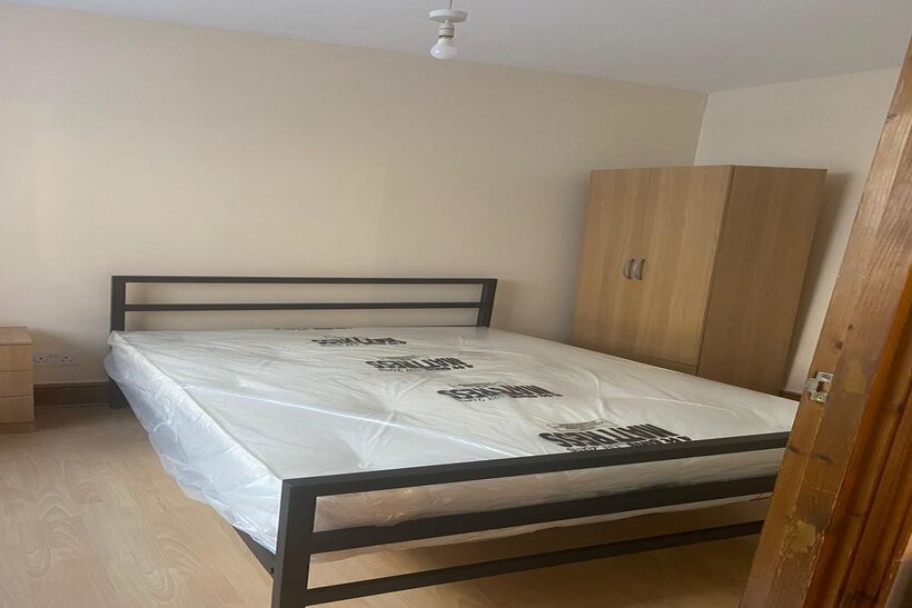 Tollington Park, London N4 1 bed flat to rent - £1,400 pcm (£323 pw)
