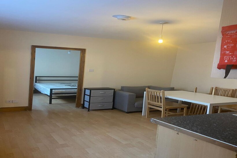 Tollington Park, London N4 1 bed flat to rent - £1,400 pcm (£323 pw)