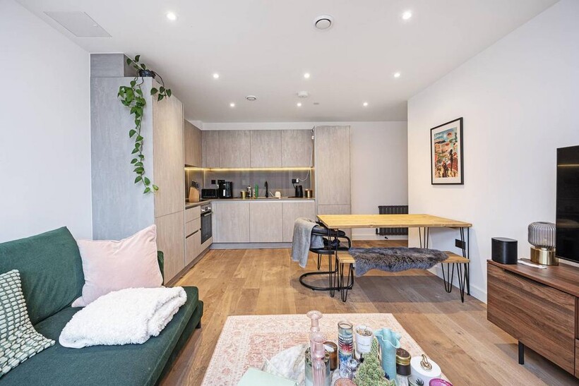 Jubilee Street, Tower Hamlets... 1 bed flat to rent - £3,250 pcm (£750 pw)