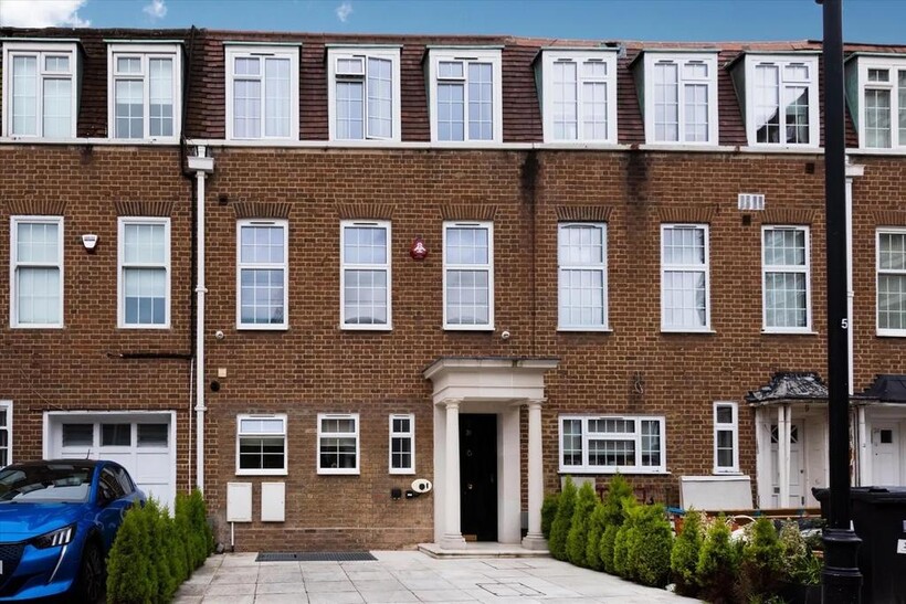St Johns Wood NW8 5 bed terraced house to rent - £10,833 pcm (£2,500 pw)