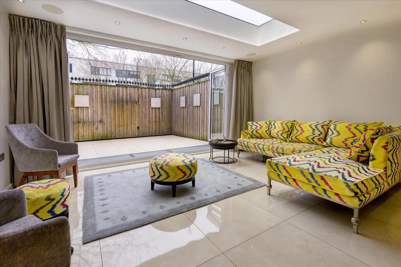 St Johns Wood NW8 5 bed terraced house to rent - £10,833 pcm (£2,500 pw)