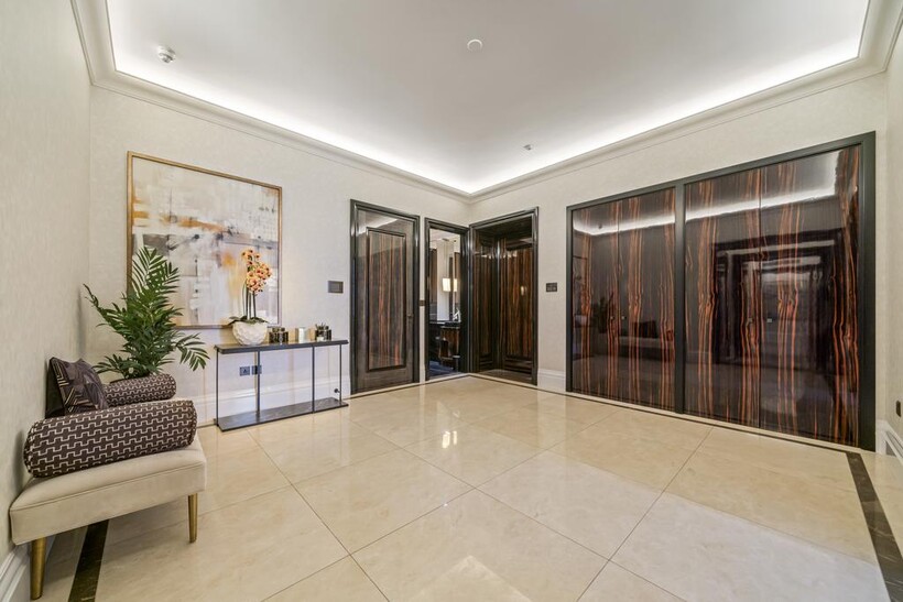 Whitehall Place, London SW1A 2 bed apartment to rent - £65,000 pcm (£15,000 pw)