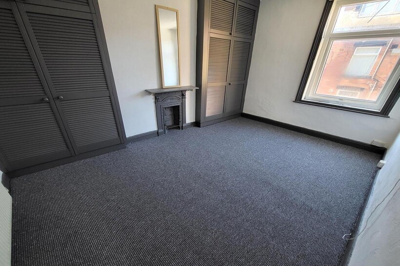 Leeds LS11 1 bed terraced house to rent - £750 pcm (£173 pw)