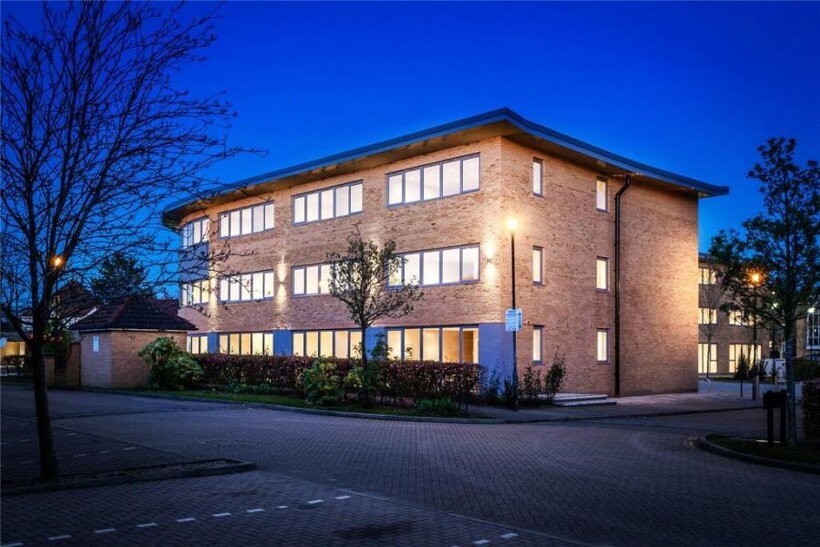 31 Power Close, Guildford GU1 1 bed apartment to rent - £1,550 pcm (£358 pw)