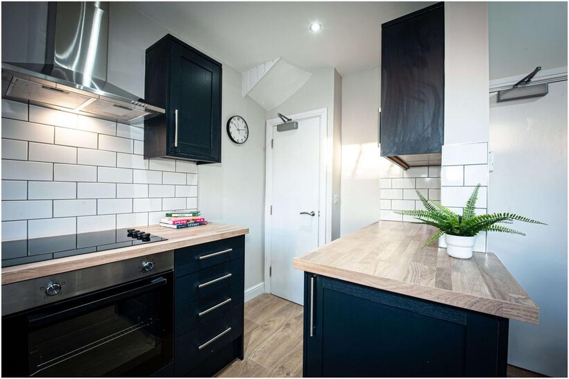 Knowle Road, Leeds LS4 5 bed house to rent - £2,730 pcm (£630 pw)