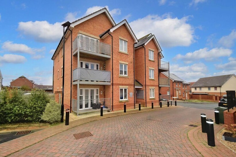 Albert Way, East Cowes PO32 1 bed flat to rent - £775 pcm (£179 pw)
