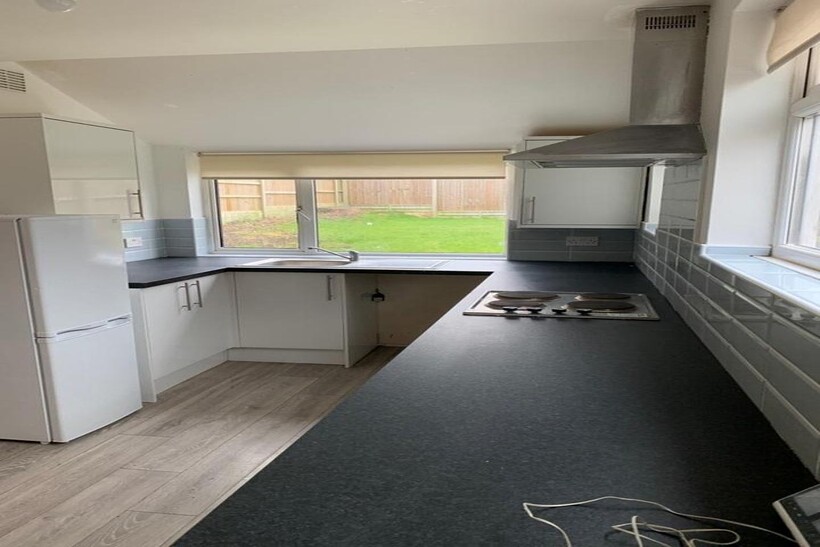 Hillborough Road, Luton LU1 5 bed detached house to rent - £2,100 pcm (£485 pw)