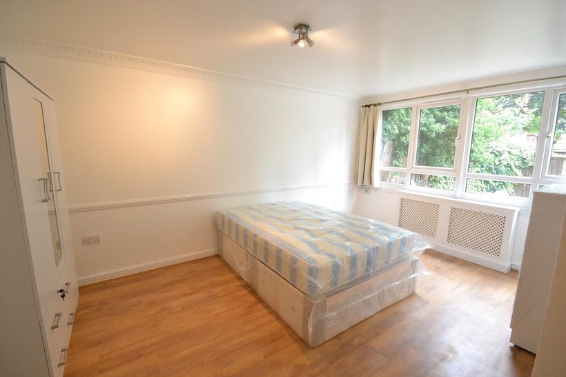 Waynflete Square, London W10 1 bed in a flat share to rent - £900 pcm (£208 pw)