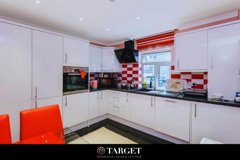 South Grove, London N15 6 bed house to rent - £4,495 pcm (£1,037 pw)