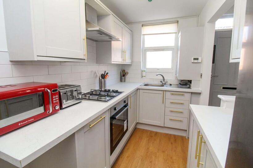Beechwood Mount, Leeds LS4 5 bed house to rent - £2,492 pcm (£575 pw)