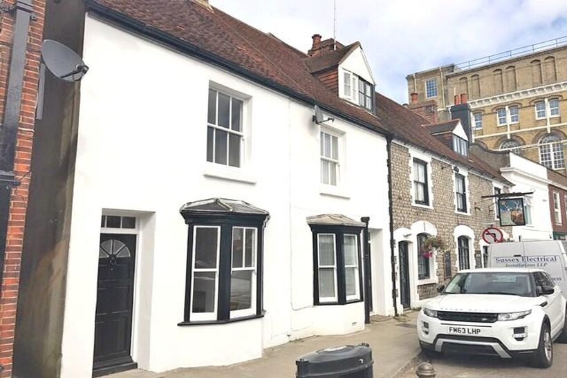 High Street, Portslade BN41 2 bed end of terrace house to rent - £1,500 pcm (£346 pw)