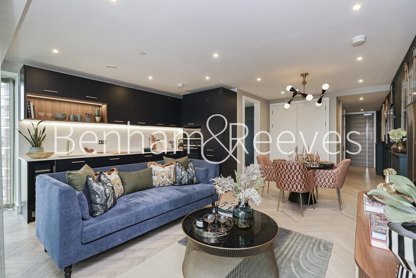 Royal Arsenal Riverside, Woolwich SE18 2 bed apartment to rent - £2,900 pcm (£669 pw)