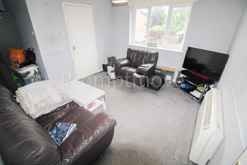 Rodeheath Luton LU4 9XB 1 bed flat to rent - £850 pcm (£196 pw)