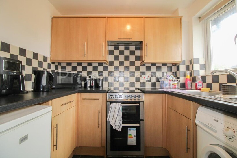 Rodeheath Luton LU4 9XB 1 bed flat to rent - £850 pcm (£196 pw)