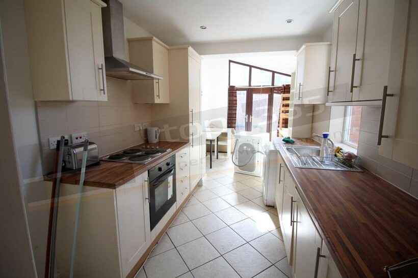 *£120pppw* excluding bills  Douglas... 6 bed terraced house to rent - £3,128 pcm (£722 pw)