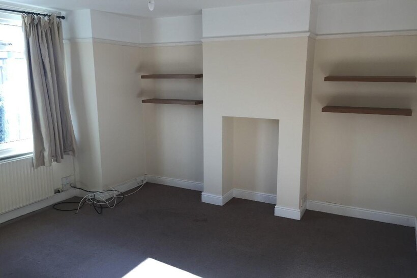 Woodville Road, Ipswich IP4 3 bed terraced house to rent - £1,000 pcm (£231 pw)