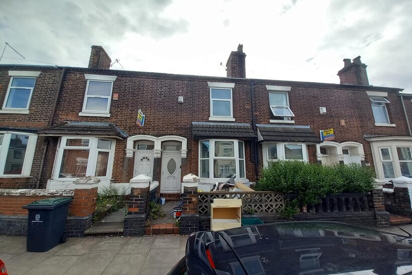 Boughey Road, Stoke-on-Trent ST4 4 bed terraced house to rent - £845 pcm (£195 pw)