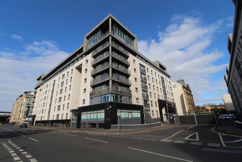 Wallace Street, Glasgow G5 3 bed flat to rent - £1,450 pcm (£335 pw)