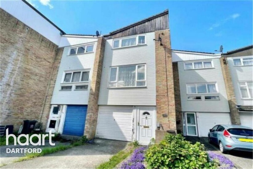 Phoenix Place, DA1 1 bed in a house share to rent - £800 pcm (£185 pw)