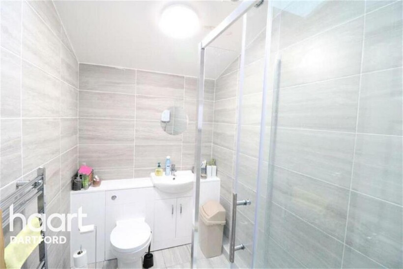 Phoenix Place, DA1 1 bed in a house share to rent - £800 pcm (£185 pw)