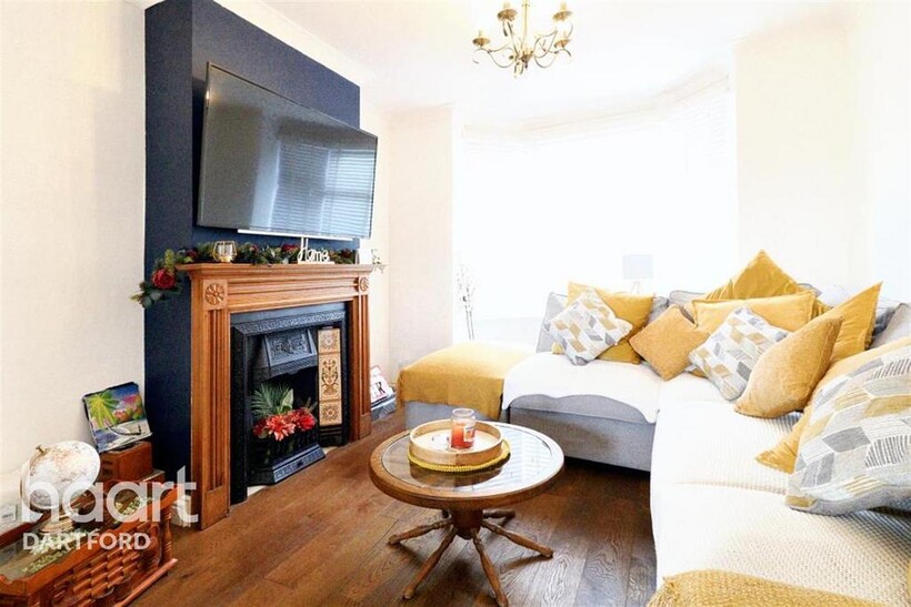 Hedge Place Road, DA9 2 bed terraced house to rent - £1,550 pcm (£358 pw)